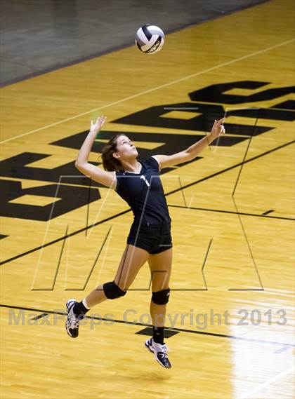 Thumbnail 1 in Columbus North @ Shelbyville photogallery.