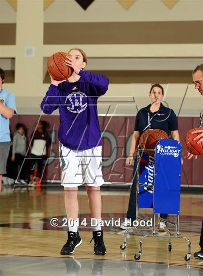 Thumbnail 2 in 2014 MaxPreps Holiday Classic 3-Point Contest (Girls) photogallery.