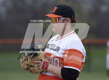 Thumbnail 1 in Althoff Catholic @ Waterloo photogallery.