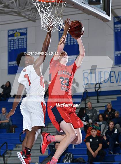 Thumbnail 1 in Pleasant Grove vs. Vallejo (Les Curry Invitational) photogallery.