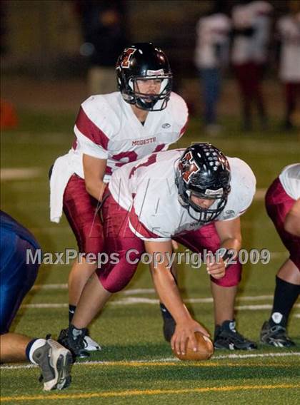 Thumbnail 2 in Beyer vs. Modesto photogallery.