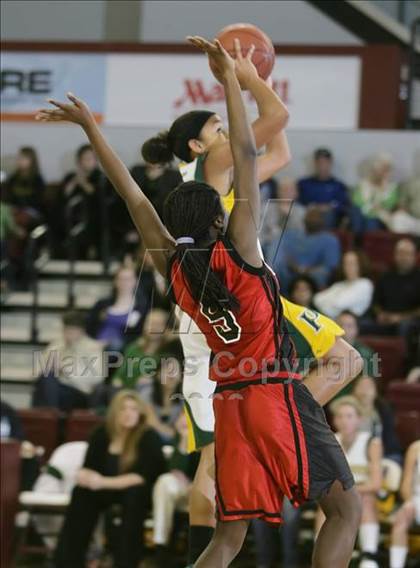 Thumbnail 3 in Castilleja vs. Pinewood (CIF CCS D5 Final) photogallery.