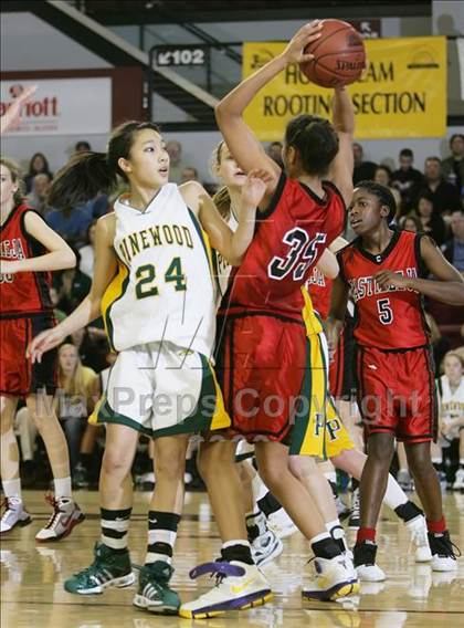 Thumbnail 3 in Castilleja vs. Pinewood (CIF CCS D5 Final) photogallery.