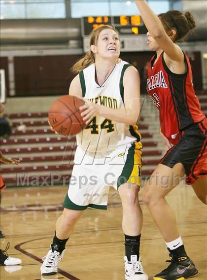 Thumbnail 2 in Castilleja vs. Pinewood (CIF CCS D5 Final) photogallery.