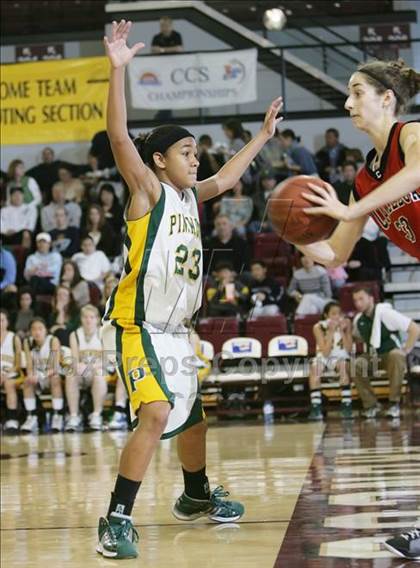 Thumbnail 1 in Castilleja vs. Pinewood (CIF CCS D5 Final) photogallery.
