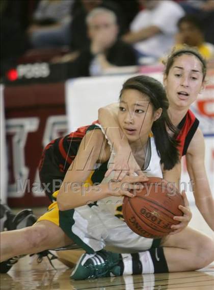 Thumbnail 1 in Castilleja vs. Pinewood (CIF CCS D5 Final) photogallery.