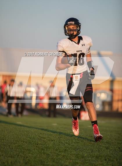 Thumbnail 1 in South @ Muskego photogallery.