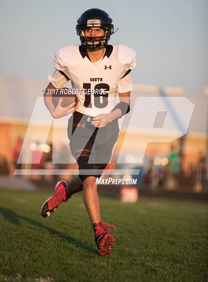 Thumbnail 1 in South @ Muskego photogallery.