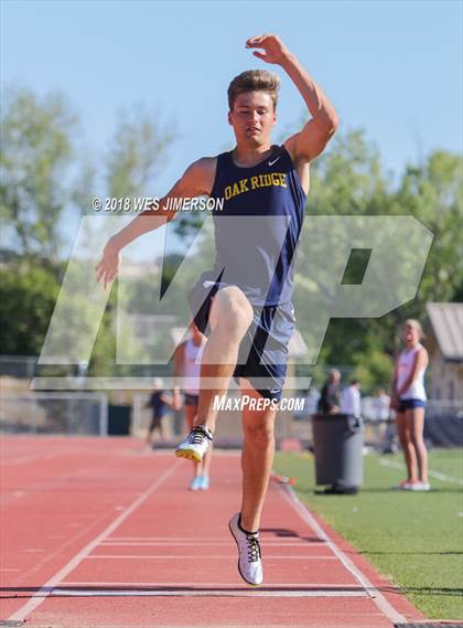 Thumbnail 1 in Sierra Foothill League Tri Meet photogallery.