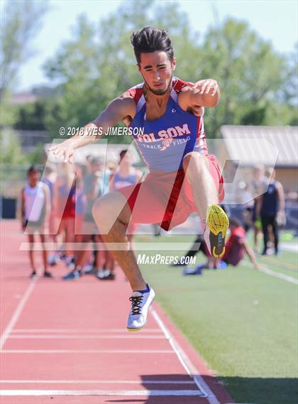 Thumbnail 1 in Sierra Foothill League Tri Meet photogallery.