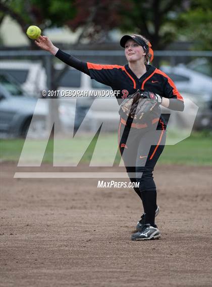 Thumbnail 2 in Sheldon @ Roseburg photogallery.
