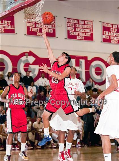Thumbnail 3 in Van Nuys vs Pasadena (Rose City Round Ball Classic) photogallery.