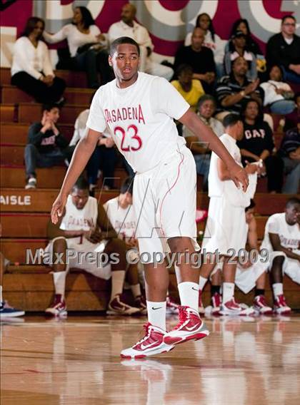 Thumbnail 1 in Van Nuys vs Pasadena (Rose City Round Ball Classic) photogallery.