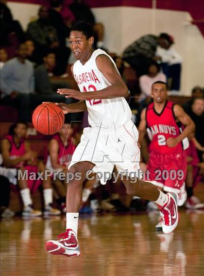 Thumbnail 1 in Van Nuys vs Pasadena (Rose City Round Ball Classic) photogallery.