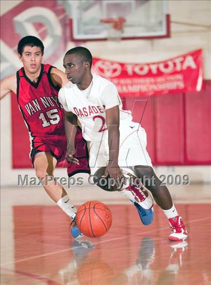 Thumbnail 2 in Van Nuys vs Pasadena (Rose City Round Ball Classic) photogallery.