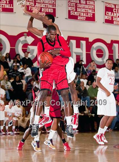 Thumbnail 3 in Van Nuys vs Pasadena (Rose City Round Ball Classic) photogallery.