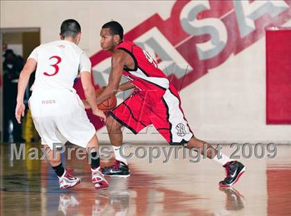 Thumbnail 2 in Van Nuys vs Pasadena (Rose City Round Ball Classic) photogallery.