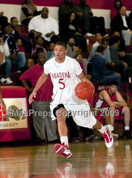 Thumbnail 1 in Van Nuys vs Pasadena (Rose City Round Ball Classic) photogallery.