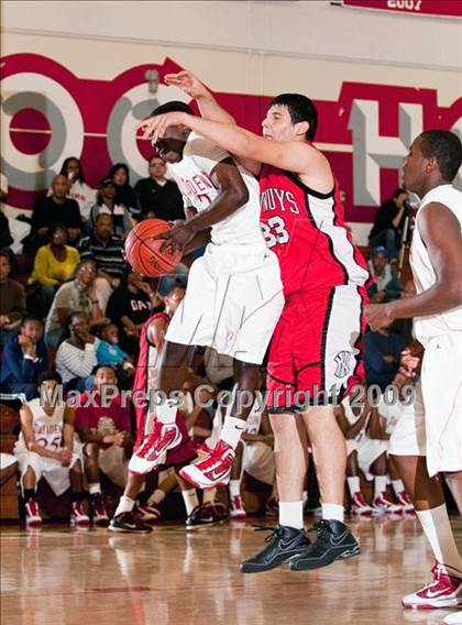 Thumbnail 2 in Van Nuys vs Pasadena (Rose City Round Ball Classic) photogallery.