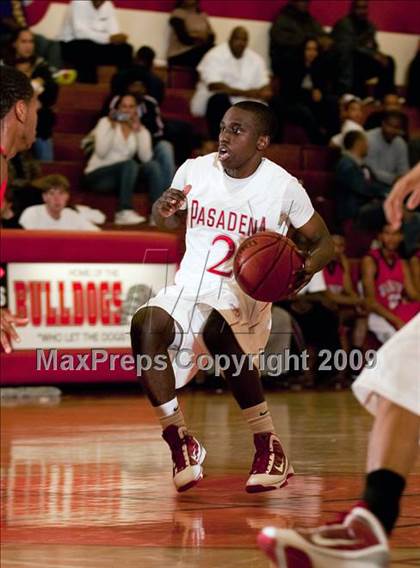 Thumbnail 3 in Van Nuys vs Pasadena (Rose City Round Ball Classic) photogallery.