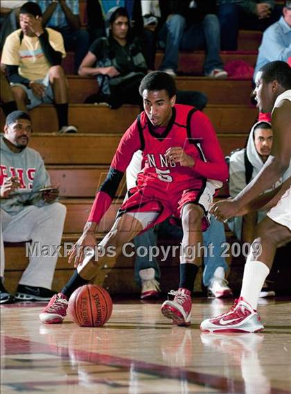 Thumbnail 3 in Van Nuys vs Pasadena (Rose City Round Ball Classic) photogallery.