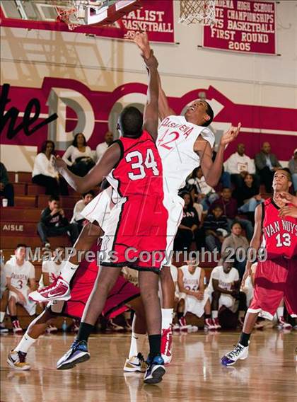 Thumbnail 3 in Van Nuys vs Pasadena (Rose City Round Ball Classic) photogallery.