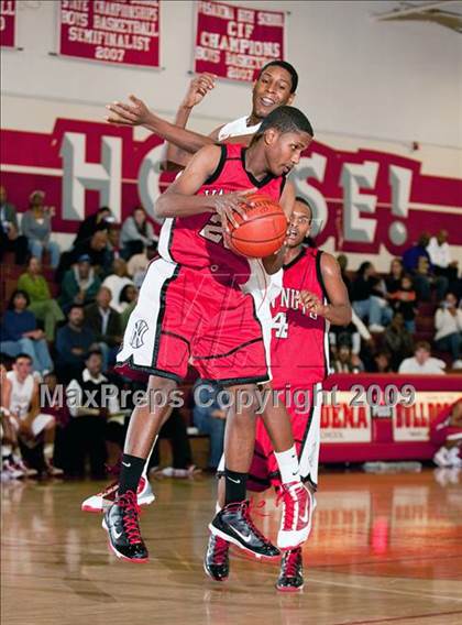 Thumbnail 3 in Van Nuys vs Pasadena (Rose City Round Ball Classic) photogallery.