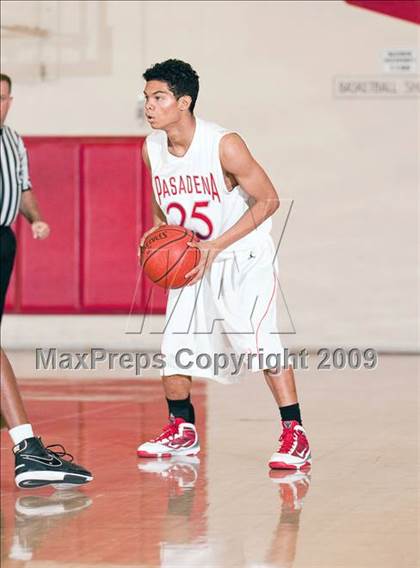 Thumbnail 1 in Van Nuys vs Pasadena (Rose City Round Ball Classic) photogallery.