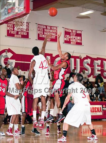 Thumbnail 3 in Van Nuys vs Pasadena (Rose City Round Ball Classic) photogallery.