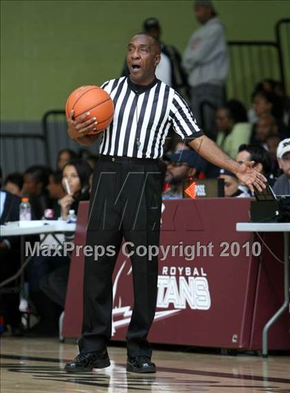 Thumbnail 2 in LACES vs. View Park (CIF LA City Section Small School Final) photogallery.
