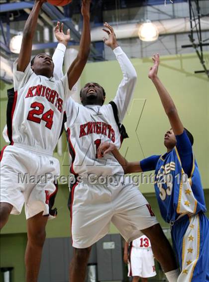 Thumbnail 2 in LACES vs. View Park (CIF LA City Section Small School Final) photogallery.
