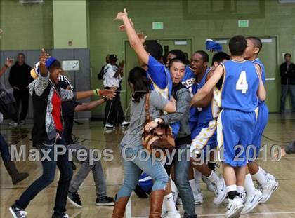 Thumbnail 3 in LACES vs. View Park (CIF LA City Section Small School Final) photogallery.