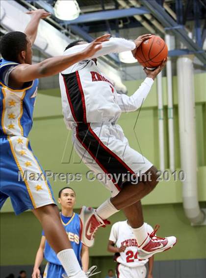 Thumbnail 3 in LACES vs. View Park (CIF LA City Section Small School Final) photogallery.