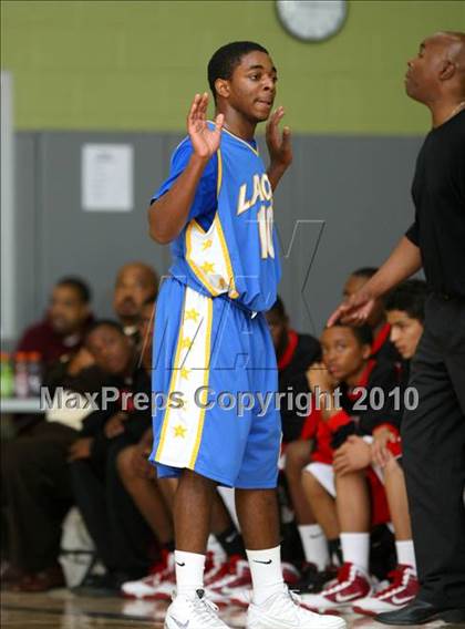 Thumbnail 3 in LACES vs. View Park (CIF LA City Section Small School Final) photogallery.