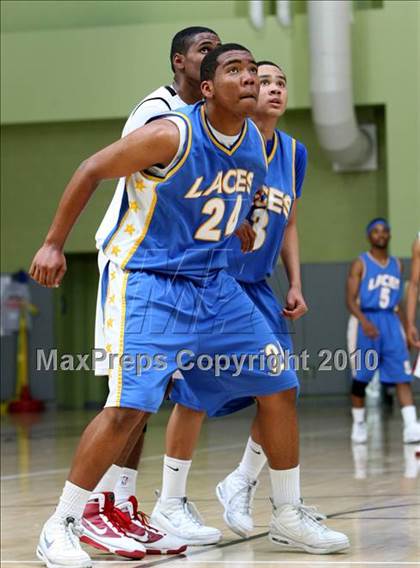 Thumbnail 2 in LACES vs. View Park (CIF LA City Section Small School Final) photogallery.