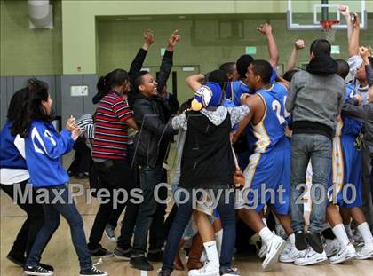 Thumbnail 2 in LACES vs. View Park (CIF LA City Section Small School Final) photogallery.