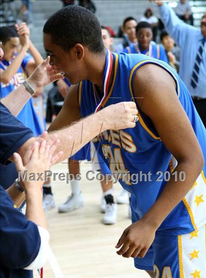 Thumbnail 1 in LACES vs. View Park (CIF LA City Section Small School Final) photogallery.