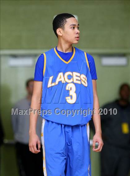 Thumbnail 3 in LACES vs. View Park (CIF LA City Section Small School Final) photogallery.
