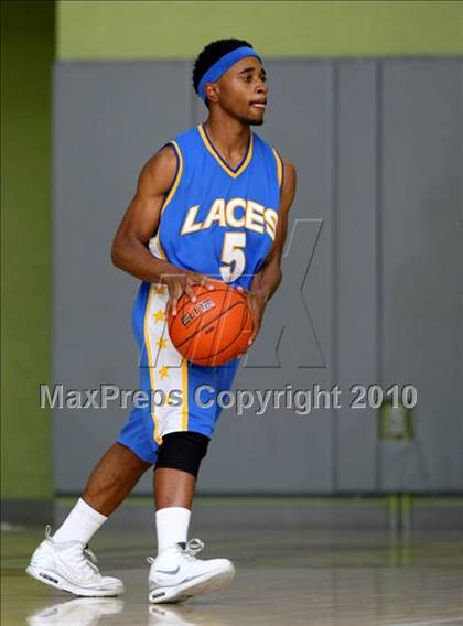 Thumbnail 3 in LACES vs. View Park (CIF LA City Section Small School Final) photogallery.