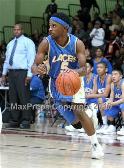 Thumbnail 3 in LACES vs. View Park (CIF LA City Section Small School Final) photogallery.