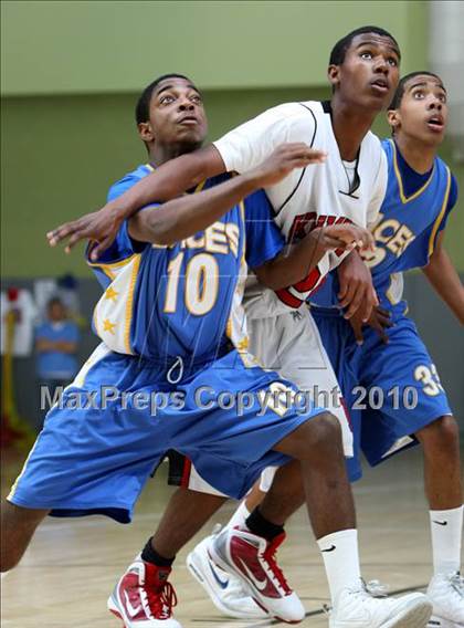 Thumbnail 1 in LACES vs. View Park (CIF LA City Section Small School Final) photogallery.