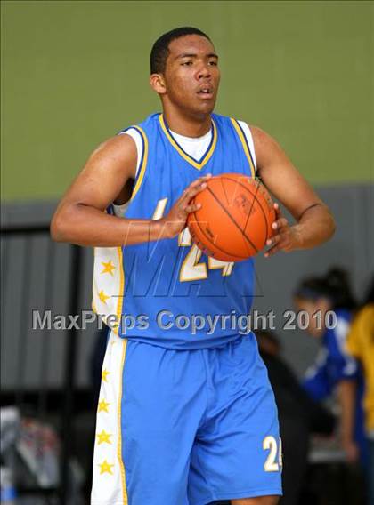 Thumbnail 2 in LACES vs. View Park (CIF LA City Section Small School Final) photogallery.