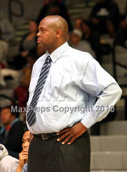 Thumbnail 1 in LACES vs. View Park (CIF LA City Section Small School Final) photogallery.