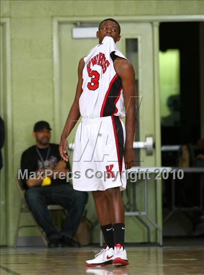 Thumbnail 2 in LACES vs. View Park (CIF LA City Section Small School Final) photogallery.
