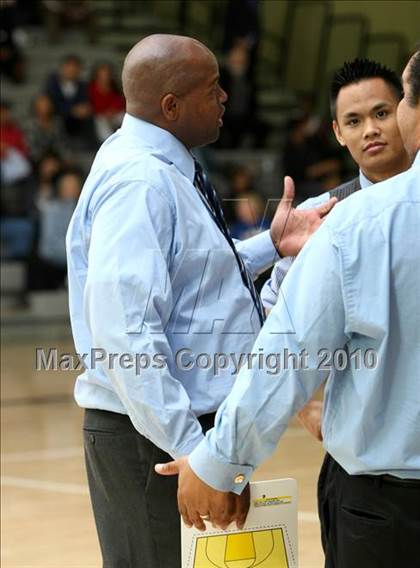 Thumbnail 2 in LACES vs. View Park (CIF LA City Section Small School Final) photogallery.