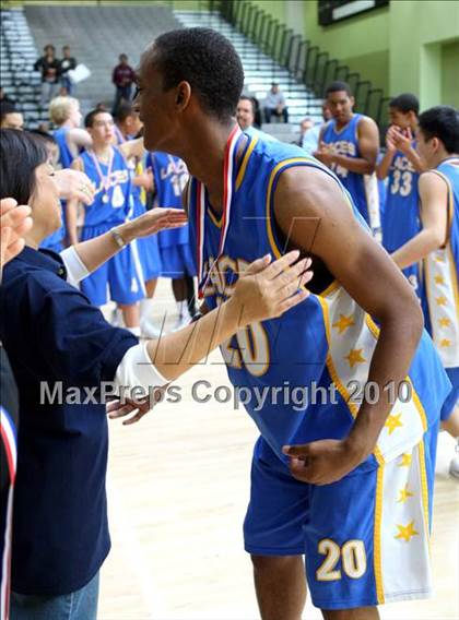 Thumbnail 3 in LACES vs. View Park (CIF LA City Section Small School Final) photogallery.