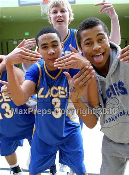 Thumbnail 3 in LACES vs. View Park (CIF LA City Section Small School Final) photogallery.
