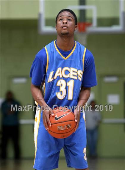 Thumbnail 2 in LACES vs. View Park (CIF LA City Section Small School Final) photogallery.