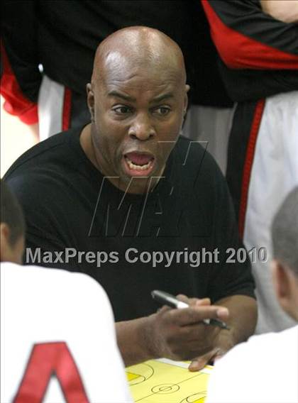 Thumbnail 3 in LACES vs. View Park (CIF LA City Section Small School Final) photogallery.