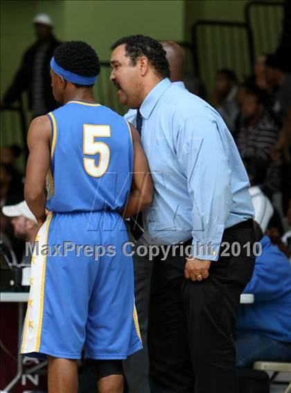 Thumbnail 1 in LACES vs. View Park (CIF LA City Section Small School Final) photogallery.